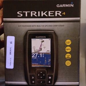 Garmin striker4 fish finder